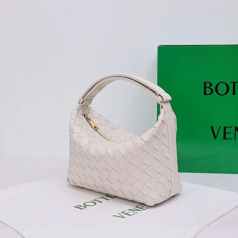 All categories Official website "Brand Women's Bags" Women's Bags 💙 BV 2026 new BV portable shoulder bag